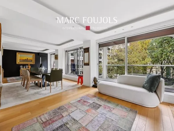 Paris 16 Victor Hugo Foch - Appartement de 123 m² avec balcon et vue dégagée