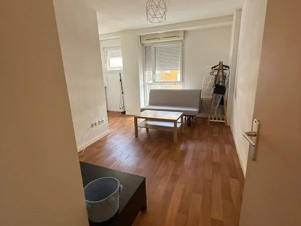 GRENOBLE - STUDIO MEUBLÉ DE 22m2 - RUE GUY MOQUET