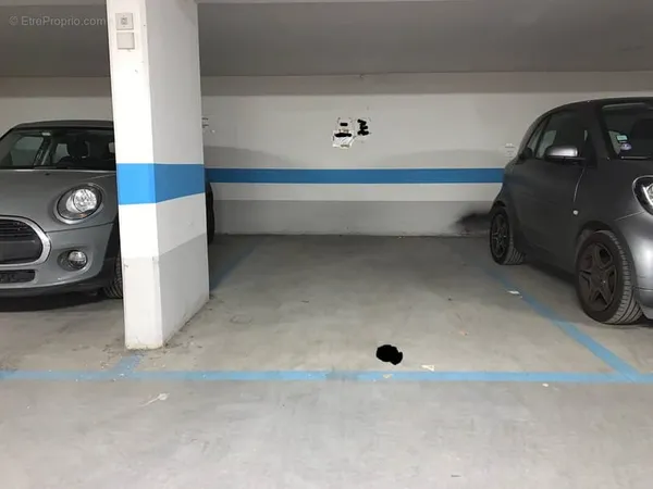Parking 12 m²