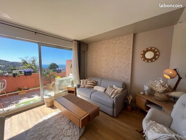 Grand studio piscine vue mer