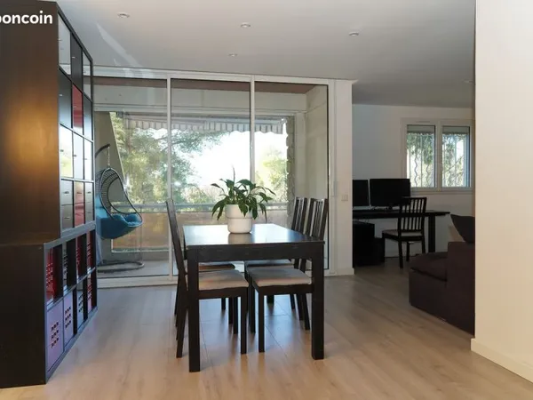 Appartement T4 entièrement rénové - 81 m² - La Pompignane - Montpellier Résidence sécurisée - Parkin