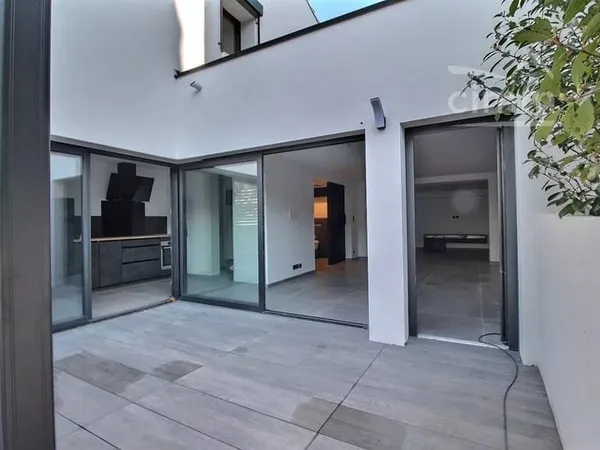 LOFT T2/T3 73 m² + terrasse + parking