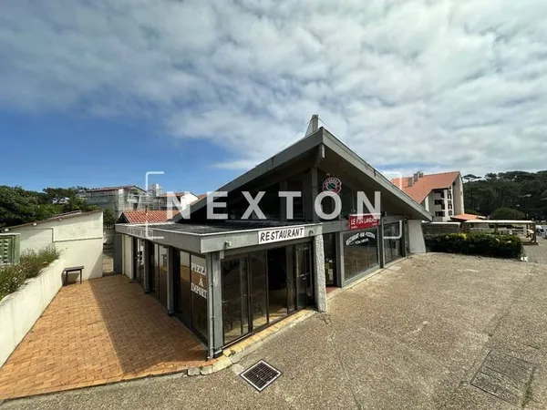 Local commercial 220 m²