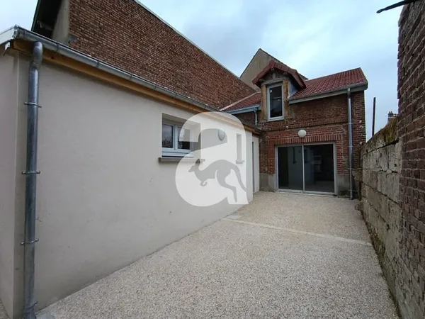 ? À louer - Charmante maisonnette en duplex au coeur de So
