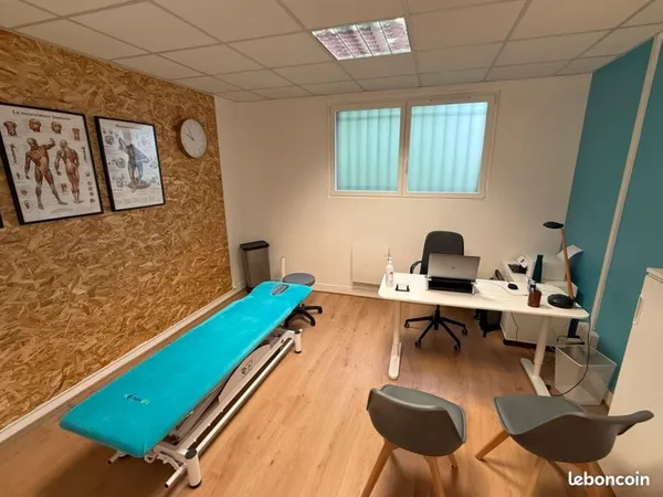 Bureau et espace de travail Location Isneauville  15m² 590€