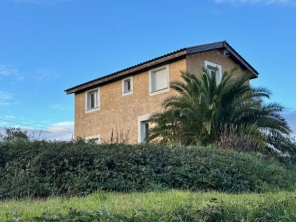 Dpt Gers (32), à vendre SAINTE-DODE Maison T4 de 105 m² habitables à terminer sur 3519 m² de terrain