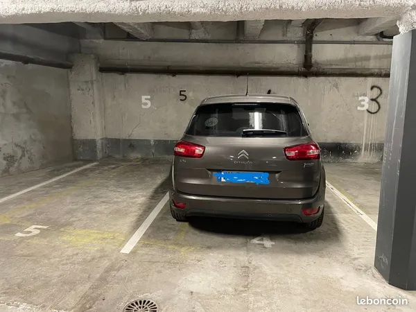 Stationnement Location Lyon   75€