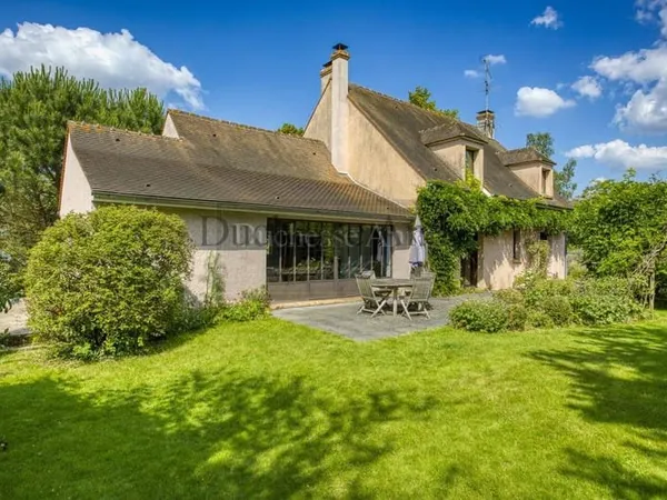 Maison 8 pièces 260 m²