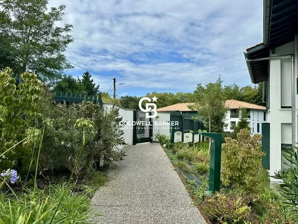 Bel appartement T2 avec terrasse à Bayonne