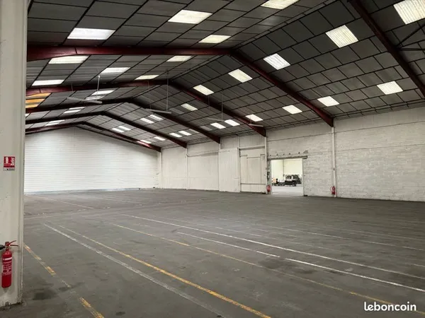 Local de stockage - Hangar - 1300m2 - ZI