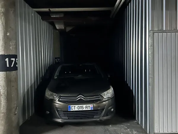 Vends parking