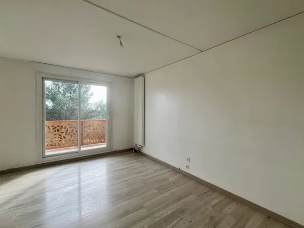 AGREABLE T3 DE 65M² ET SON BALCON (AIX OUEST)