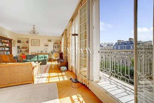 Appartement 6 pièces 214 m²
