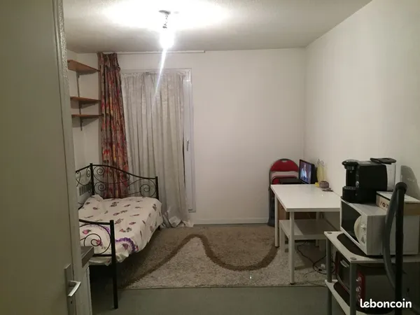 Loue studio cité des congrès 18m²