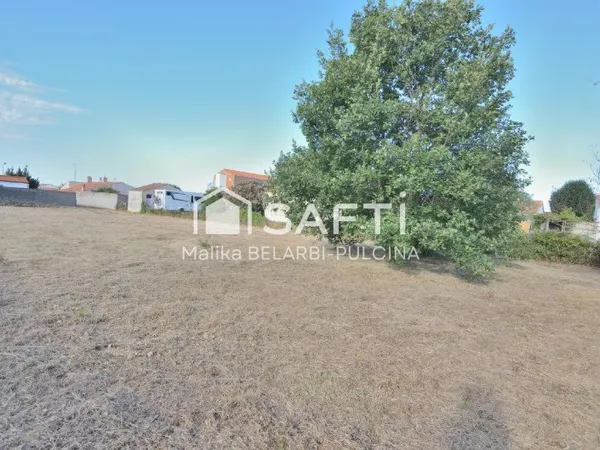 Terrain à bâtir 1336 m² - Idéalement placé.