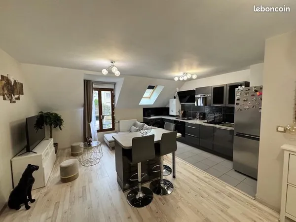 À LOUER : Appartement confortable et lumineux