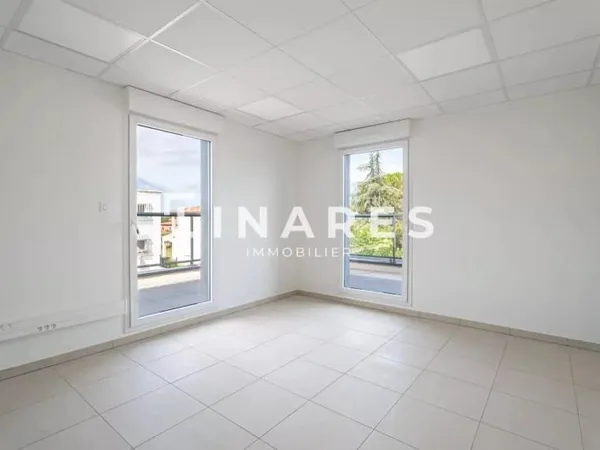 Local 1 pièce 16 m²