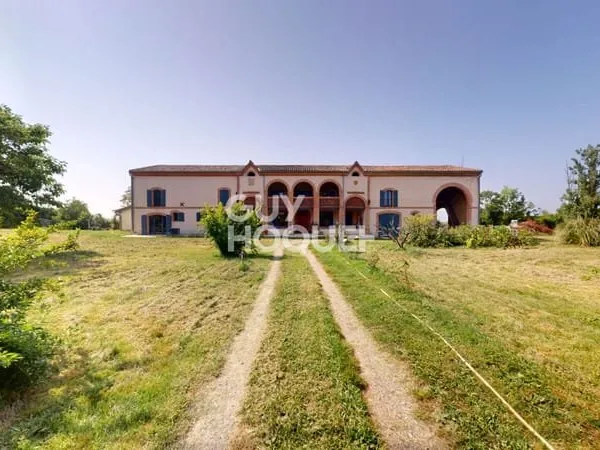 Maison 10 pièces 490 m²