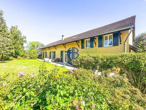Maison 9 pièces 318 m²
