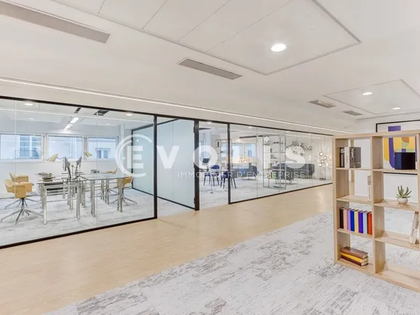 Bureaux - A LOUER - 380 m² non divisibles
