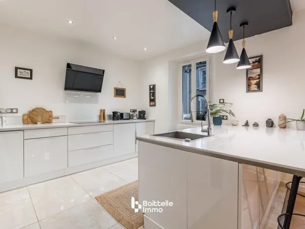 Soisy Sur Seine hyper centre, maison de ville en duplex 2 chambres, commerces