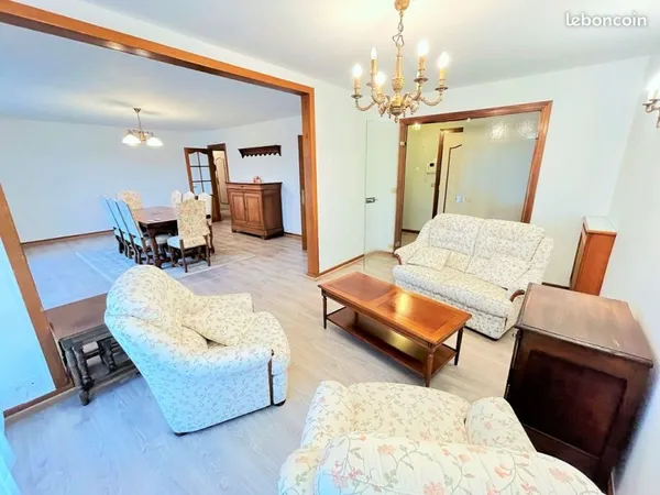 A louer Charmant Appartement, très soigné et lumineux, situé en centre-ville , Résidence " Les Flora