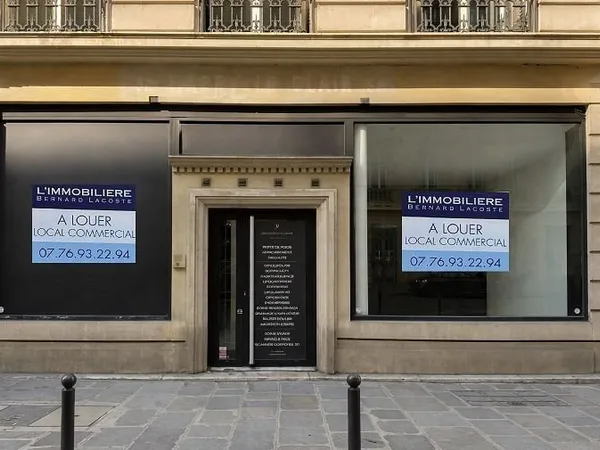 LOCAL 130 m² - RUE DE LA BOETIE
