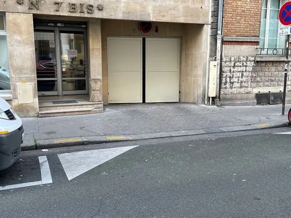 A vendre : place de parking 13 m2 7 Bis rue Georgette Agutte