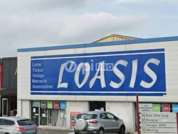 Local commercial 720 m²