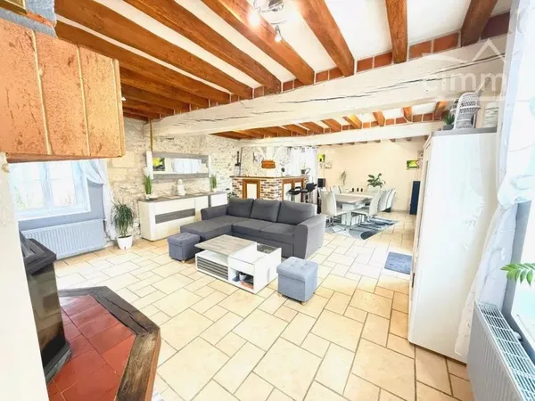 À vendre – Longère de caractère avec dépendances et étang – Chabris (36210)