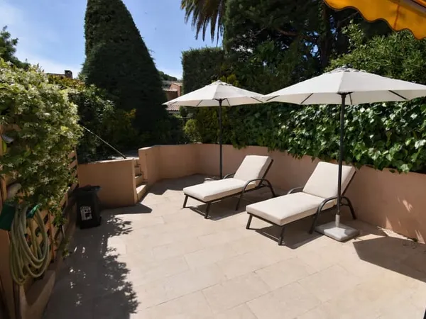 VILLA ST RAPHAEL - 3 PIECES - BORD DE MER
