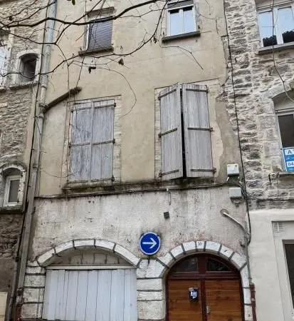 Immeuble 2 pièces 81 m²