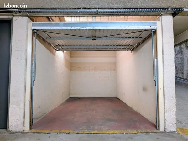 Box de parking - Paris 9e