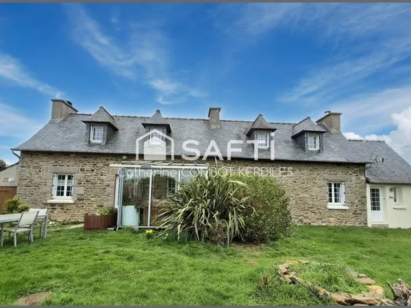 Maison en Pierre à la campagne avec Hangar