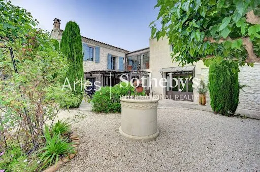 Maison 11 pièces 478 m²