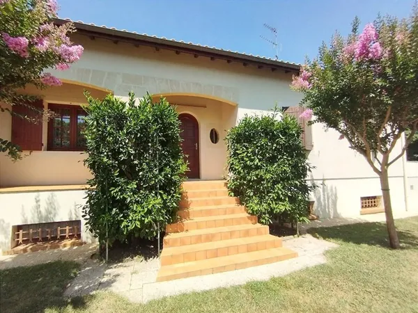 Maison 9 pièces 300 m²