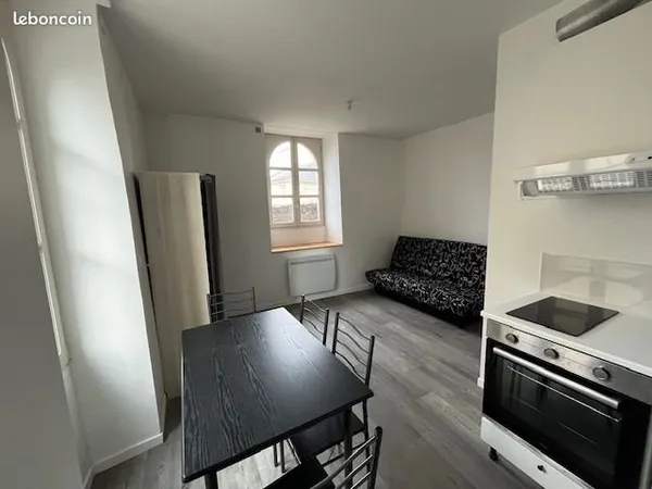 Studio meublé et rénové