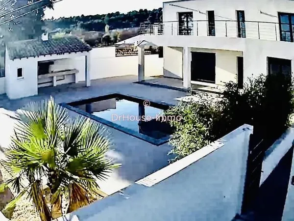 Maison 4 pièces 165 m²