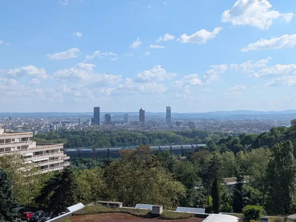 CALUIRE - Appartement T5 de 95m² dernier étage - vue panoramique
