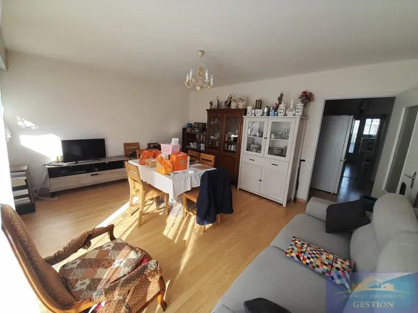 Appartement de type 4 de 80 m2 avec place de parking privati
