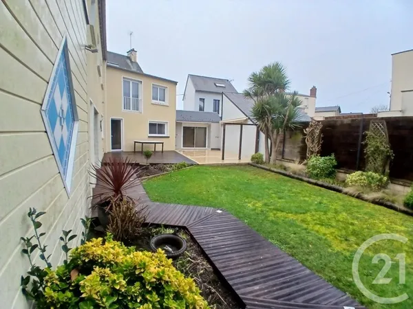 Maison 7 pièces 300 m²