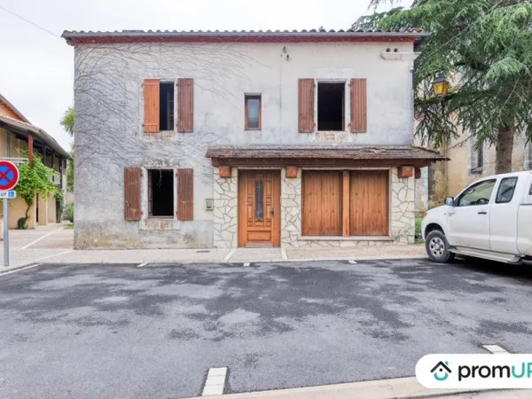 Maison ancienne + grange attenante de 80 m2 à PALLUAUD