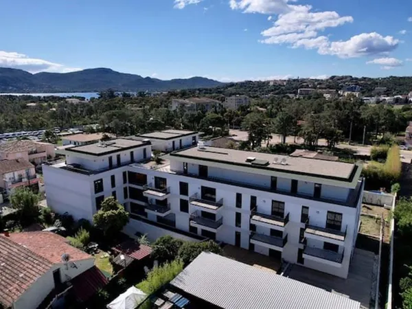 Bel appartement T2 très bien situé à Porto-Vecchio