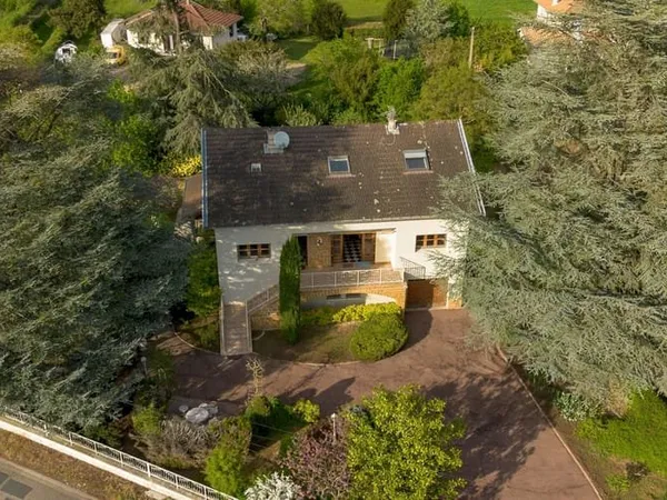 Maison 9 pièces 285 m²