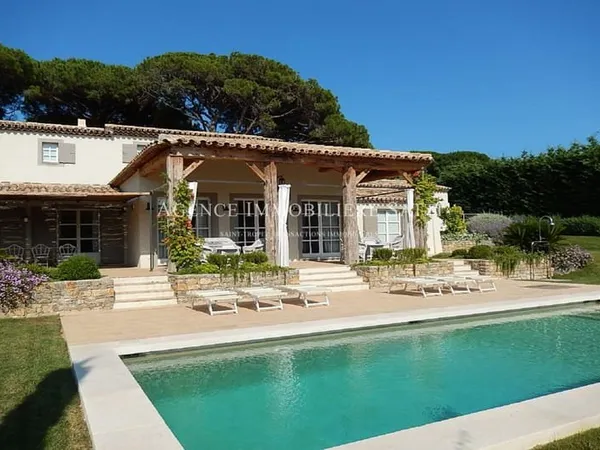 Maison 8 pièces 340 m²