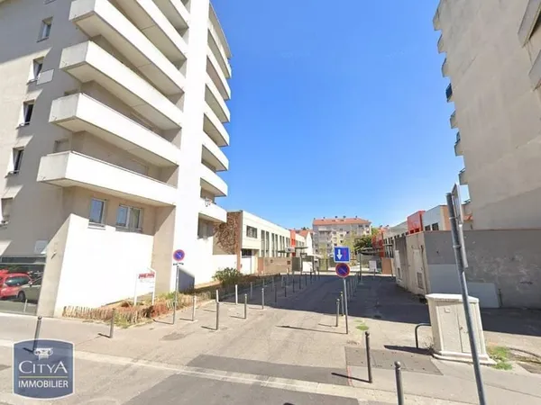 Stationnement Location Villeurbanne   85€
