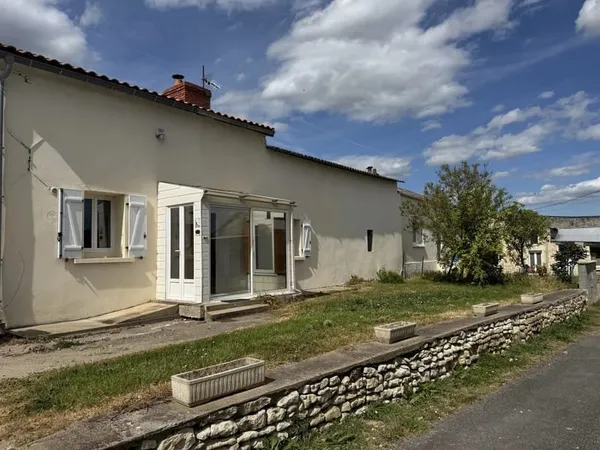 Proche Montreuil-Bellay, maison de village