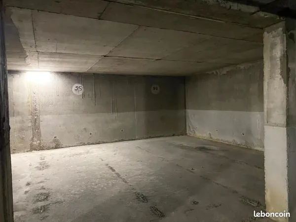 Parking 13 m² Nantes