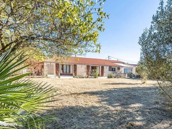Maison 7 pièces 284 m²