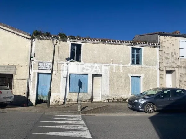 Saint Etienne de Mer Morte - Maison de 160 m² à rénover entièrement.